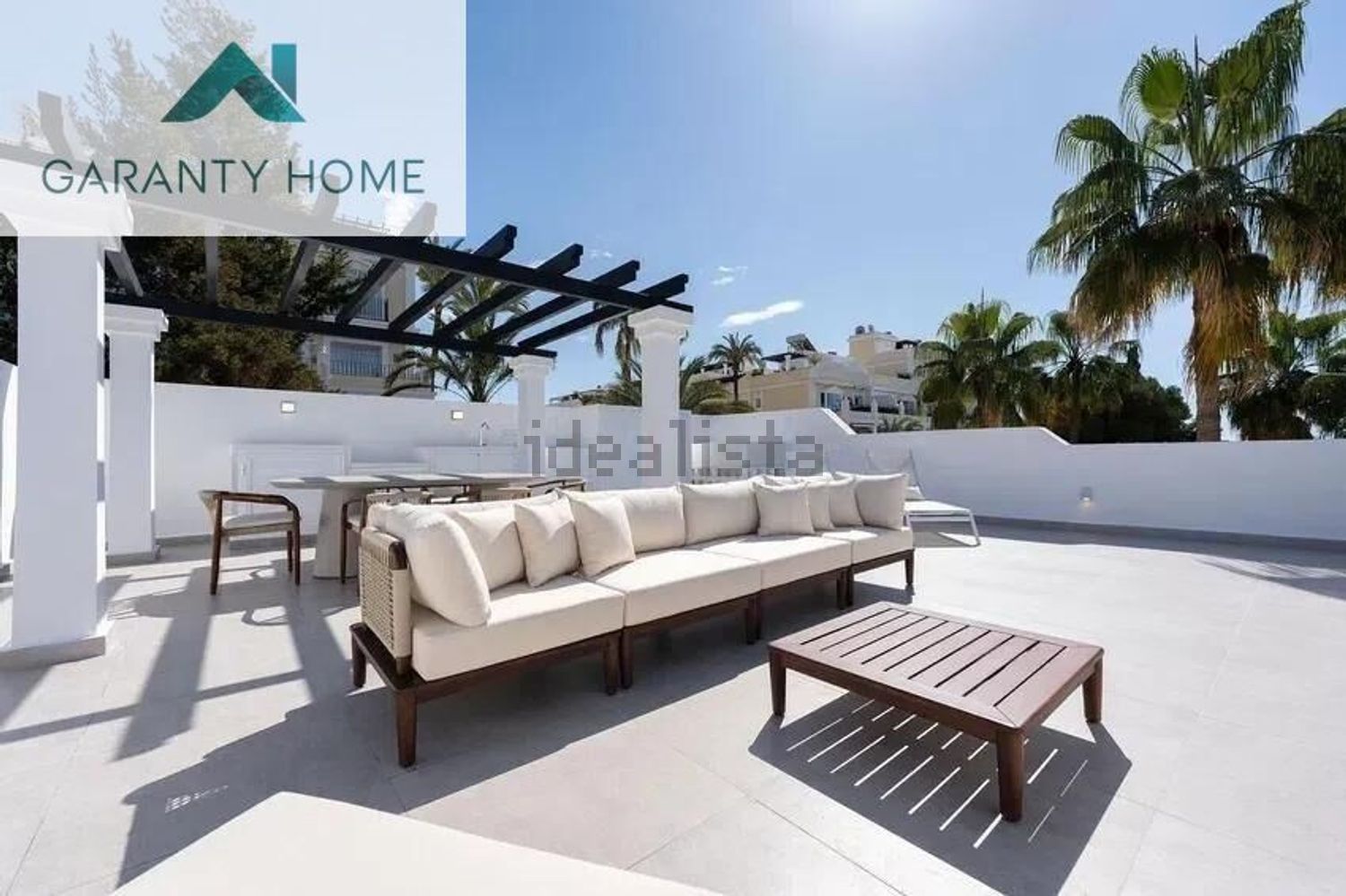 Penthouse Apartment in Aloha Gardens