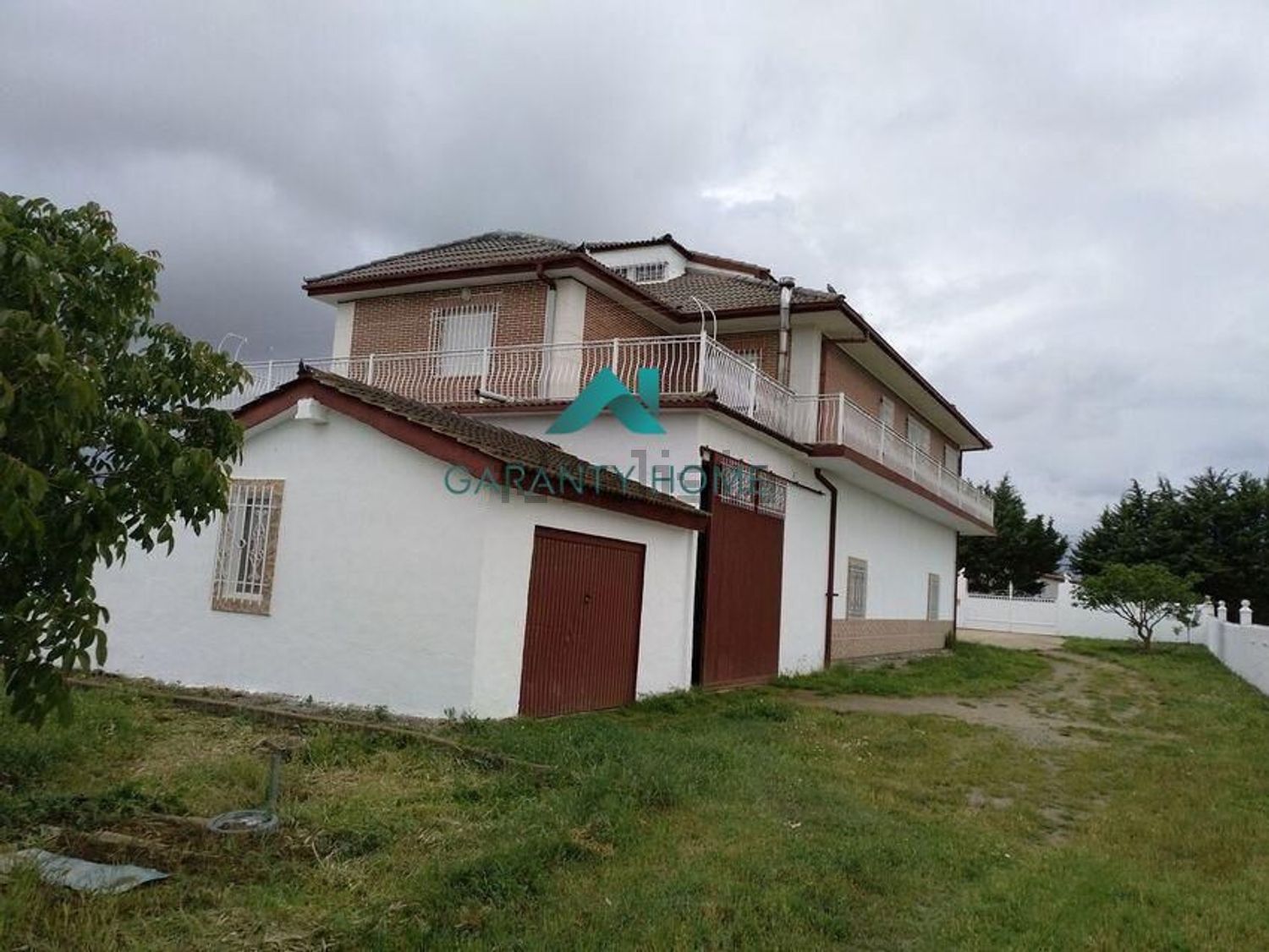 Spacious Villa with Multiple Dwellings