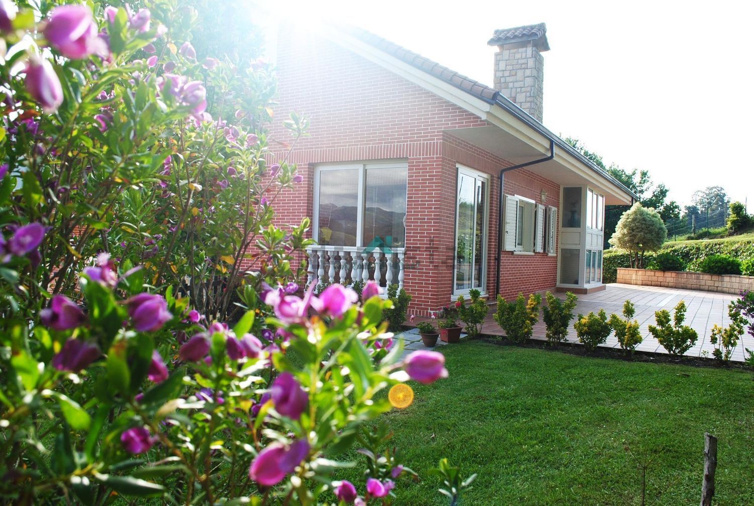 Panoramic Villa with Extensive Gardens