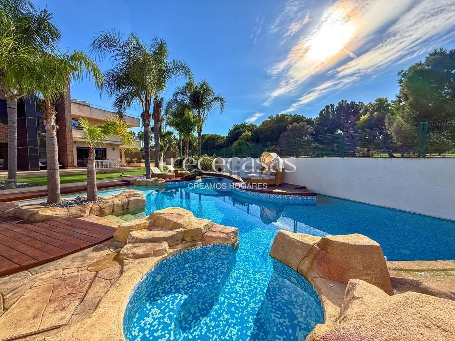 Luxury Frontline Golf Villa, Torre en Conill